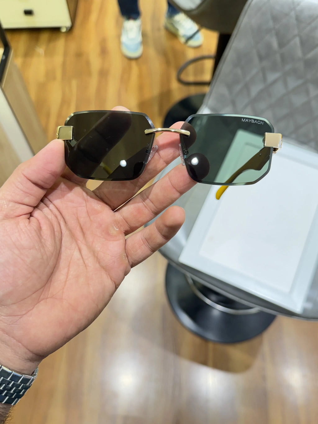 Maybach_7348_gold_green_black_brown