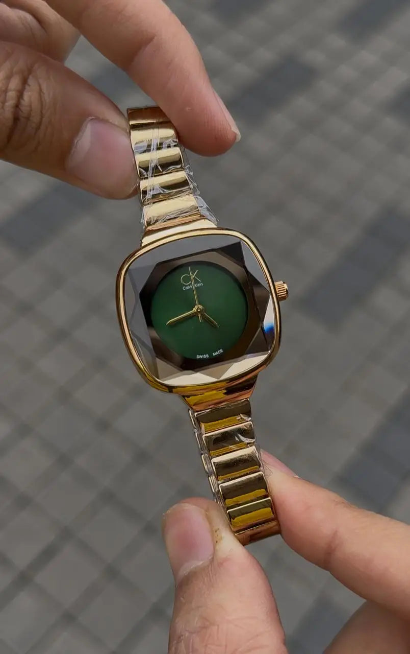 Calvin Klei n Women s Gold Green