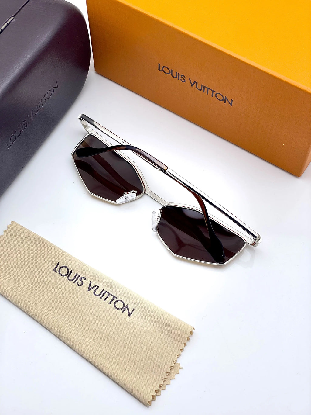 Louis Vuitton 3224 silver brown 