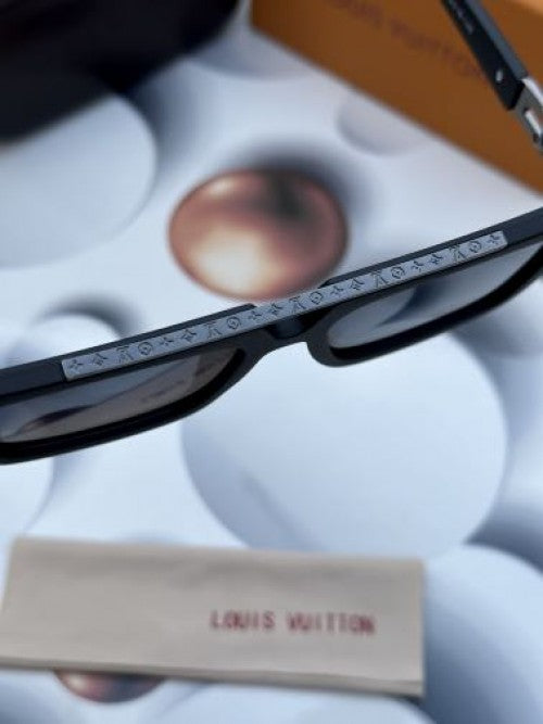 LOUI_S VUITTON SUNGLASS