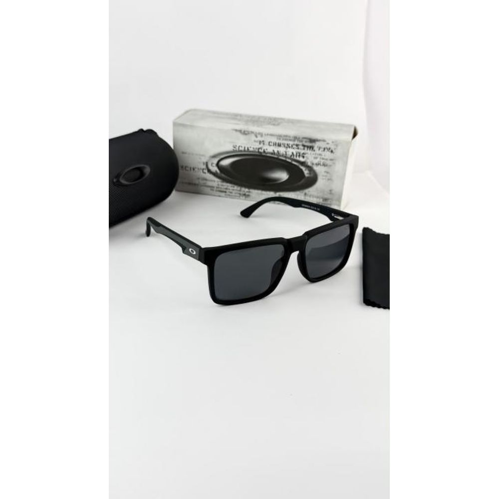 Oakliiey_black_0889-69