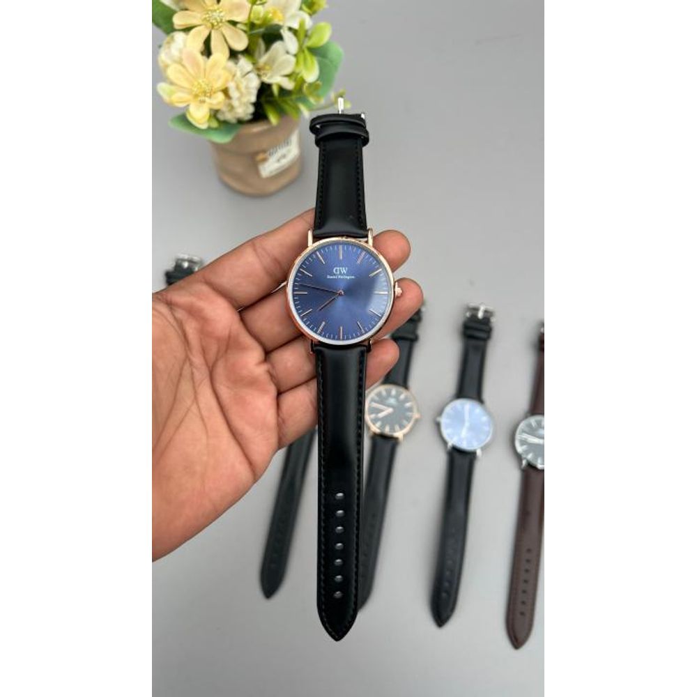 D W Watch