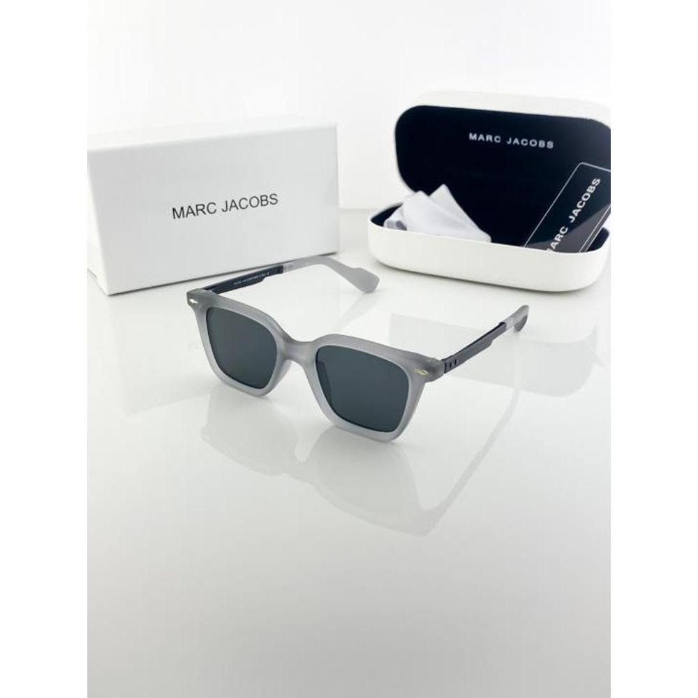 MARC JACOBS GREY BLACK 11-39-68