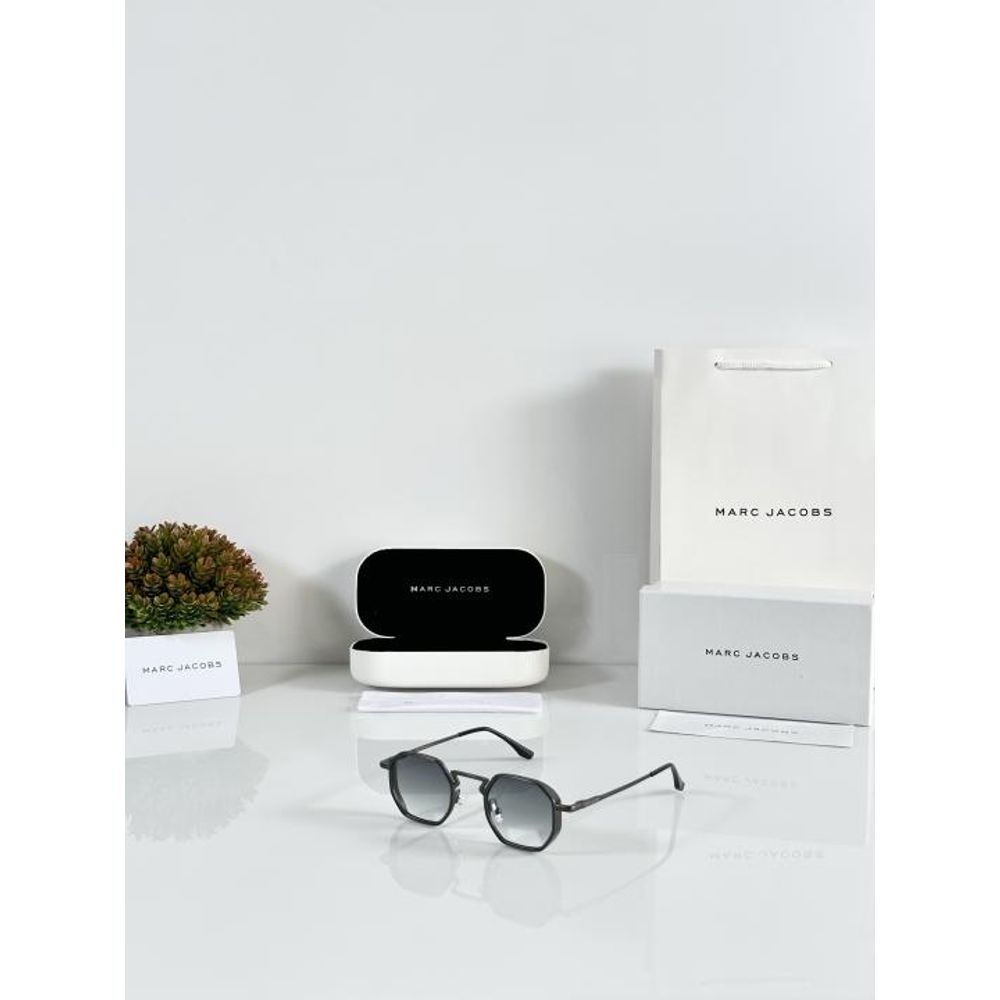 Marc Jacobs 506 Gun Green DC