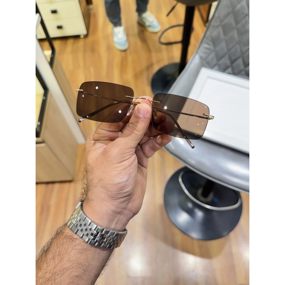silhouette_0017_gold_brown