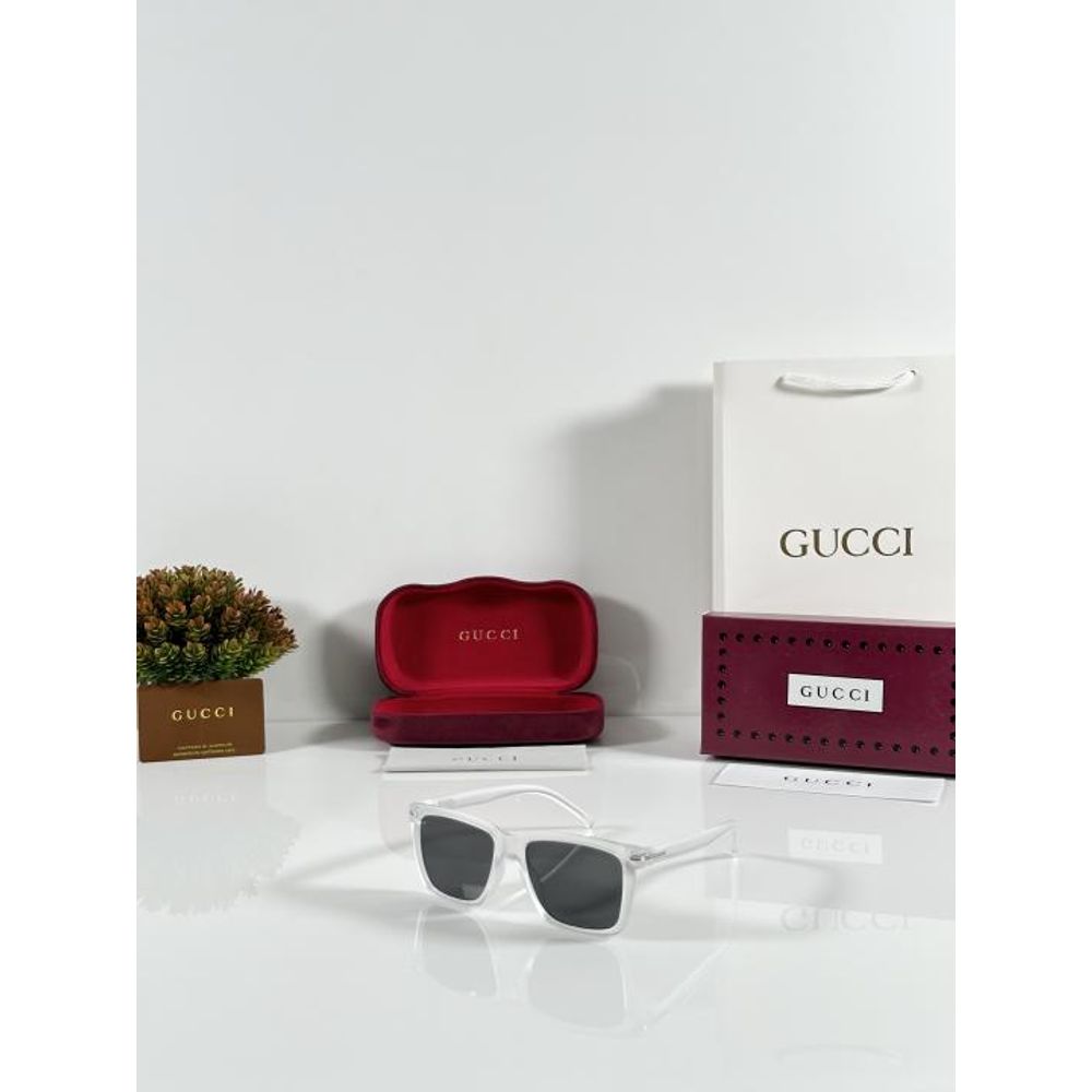 Guchi_2417_Ice_Black