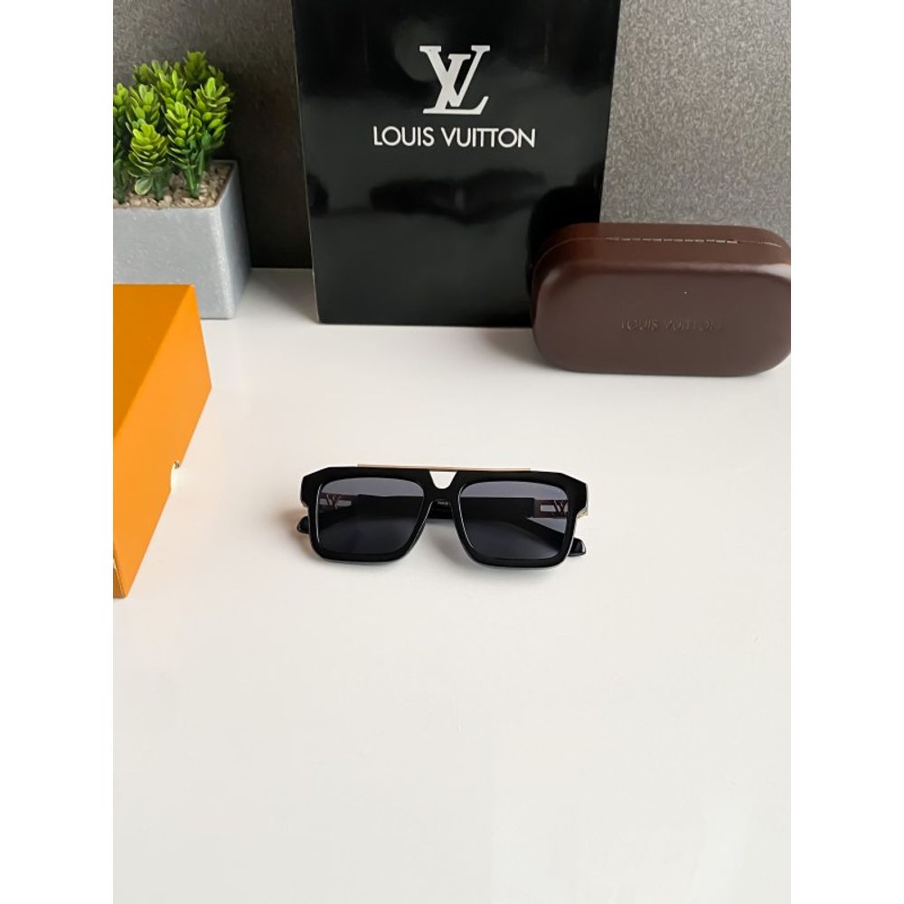 Loui_vuitton_gold_121B