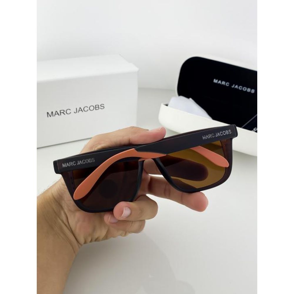 MARC JACOBS BROWN 2104