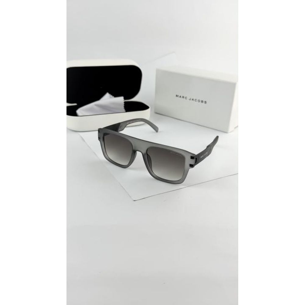 MARC JACOBS GREY BLACK 1004