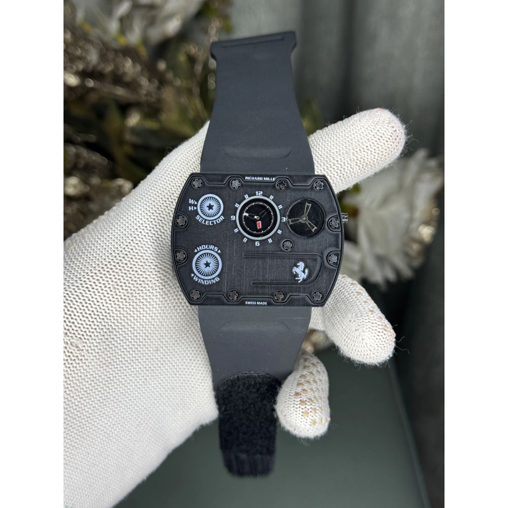 Richard Mill e Ferrar i All Black Premium Watch