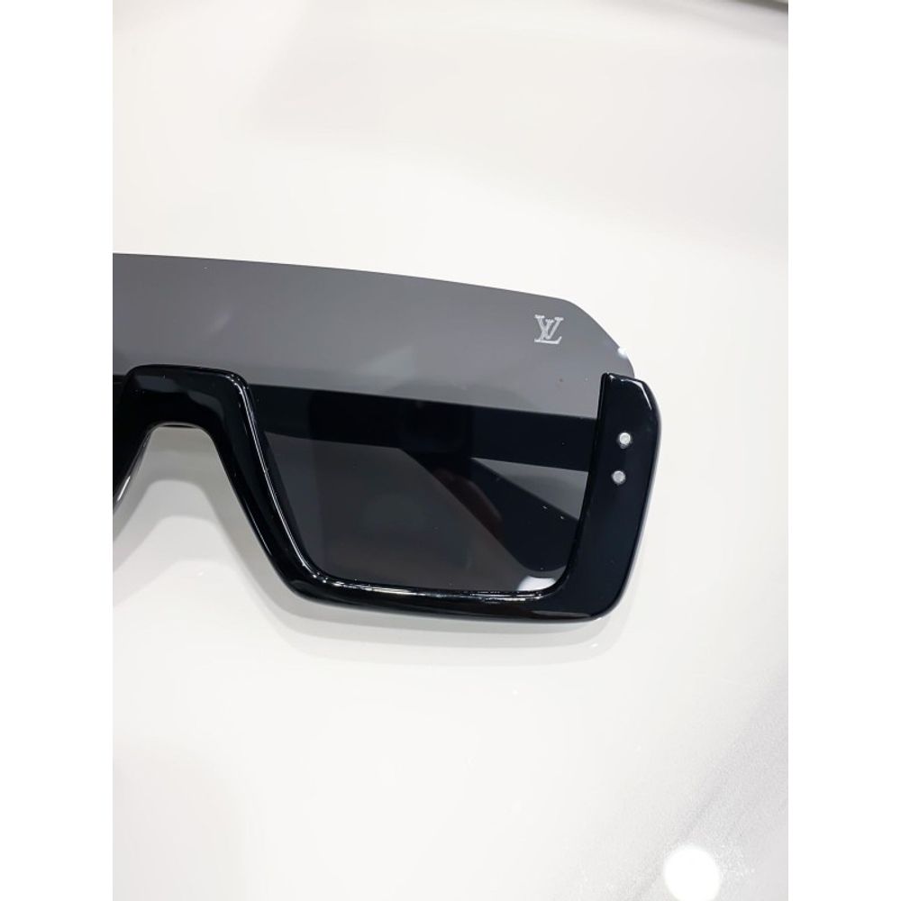 Loius Vutton_Black_ 3001