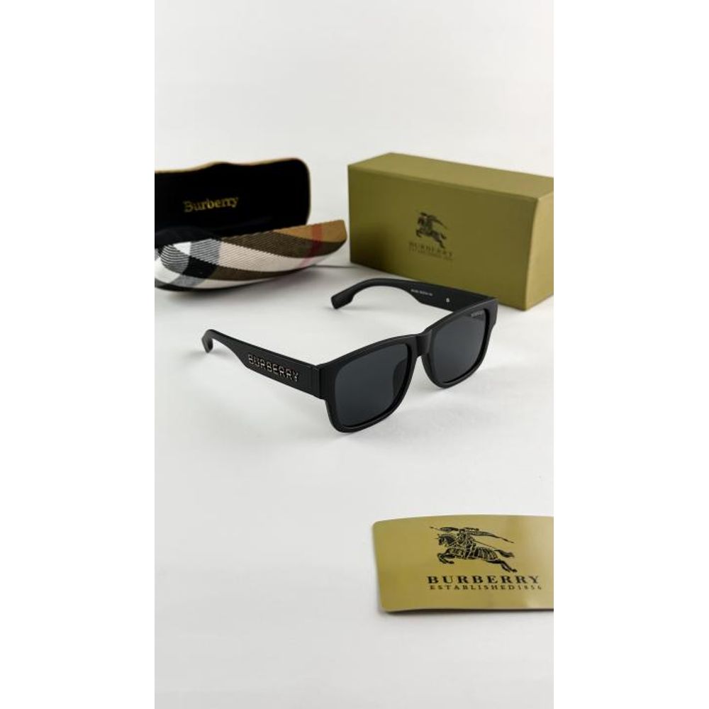 Burbery_signature_black_4358