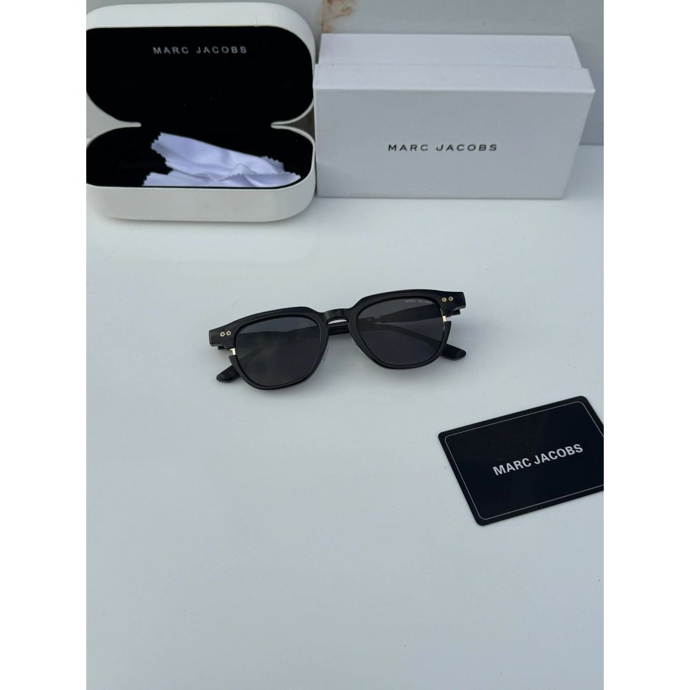 Marc_jacobs_1131_black_gold