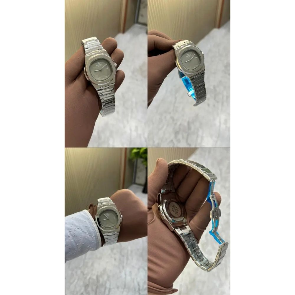PATEK PHILIPPE  Nautilus