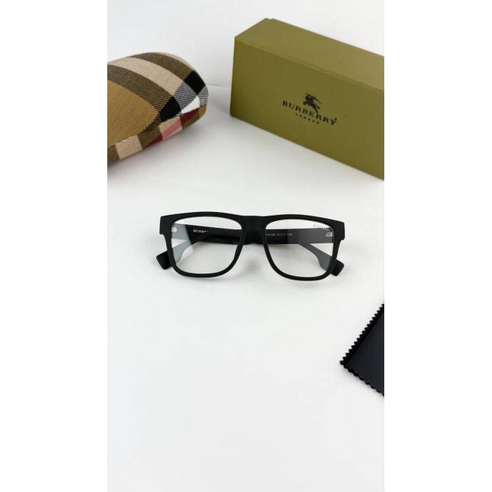 Burberr_black_plano_4358-25