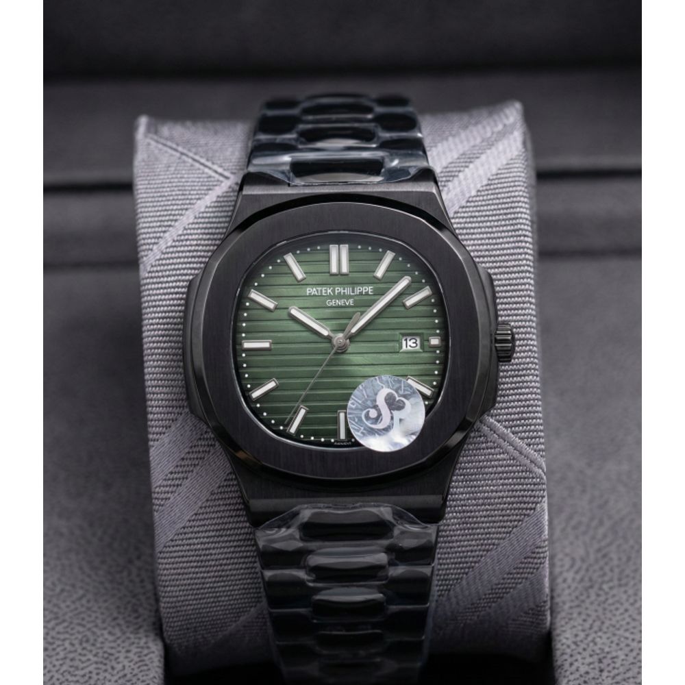 Patek Philipe Nautilus Quartz