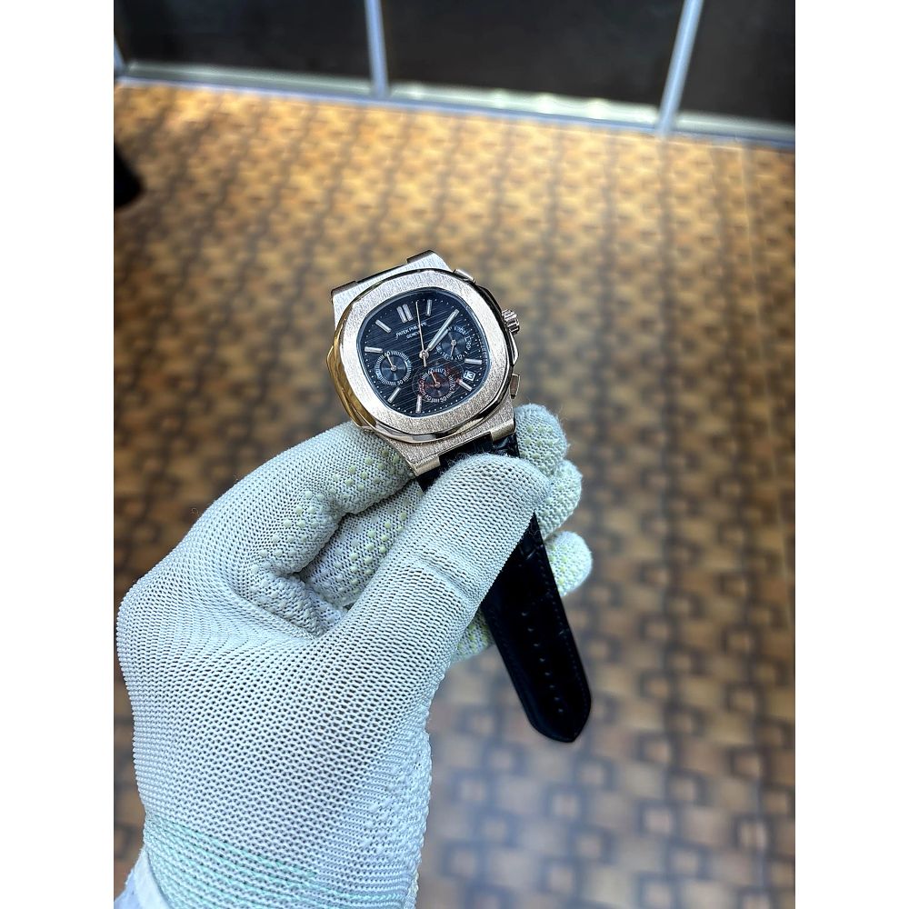 Patek phillpe Nautilus 5712R 001