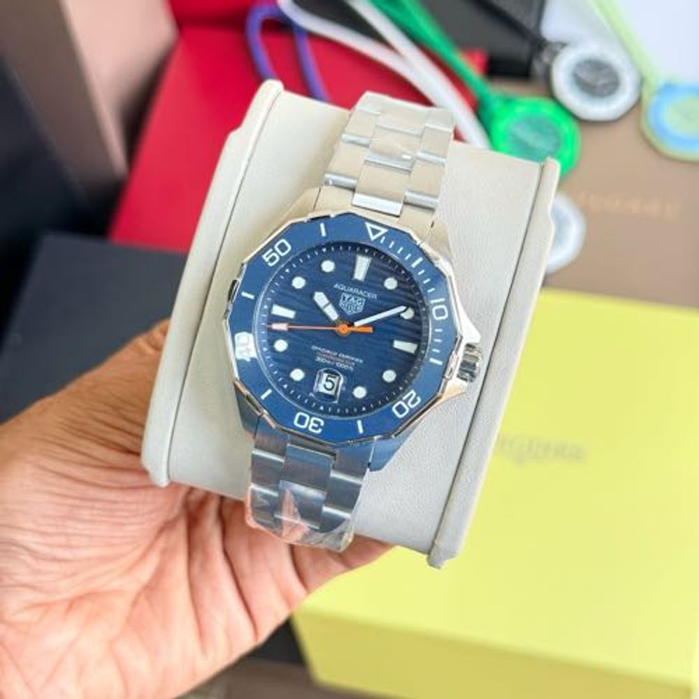 Tag Huer Aqua Racer Professional 300M Date