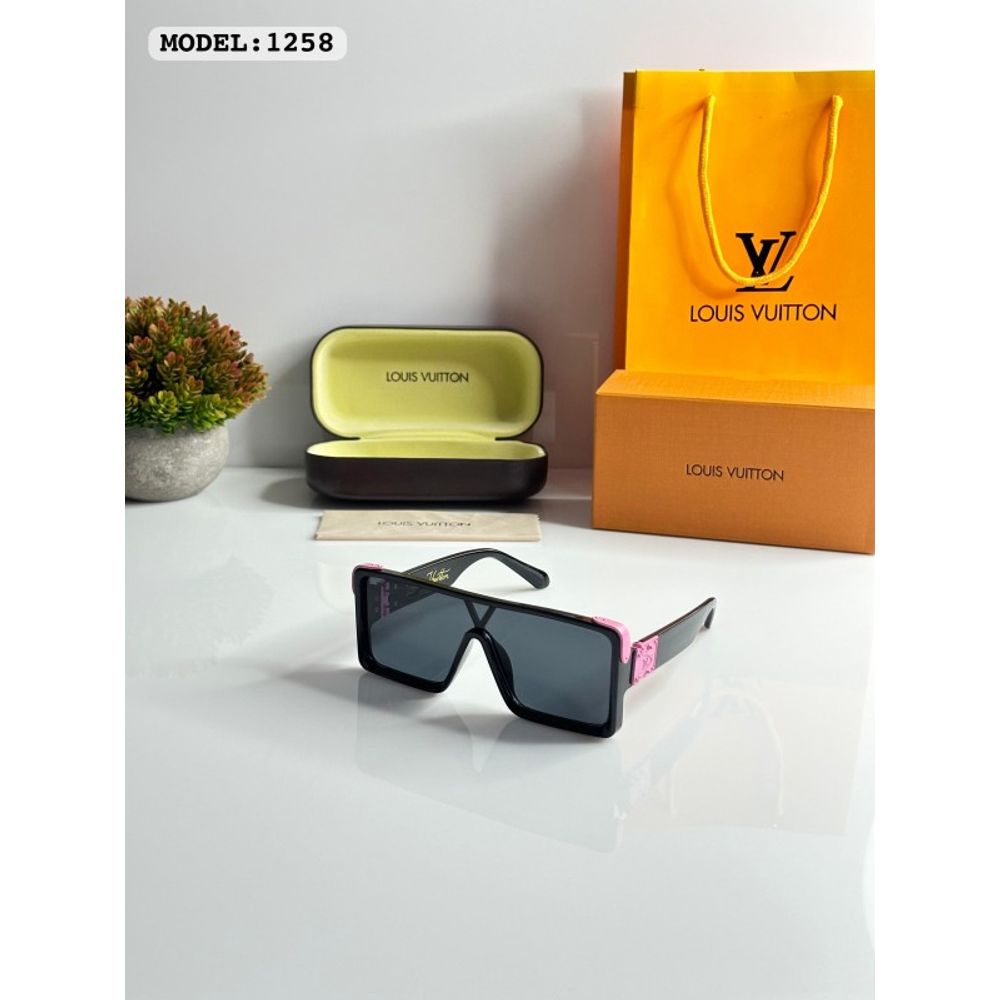 Loius Vutton_1258_Black