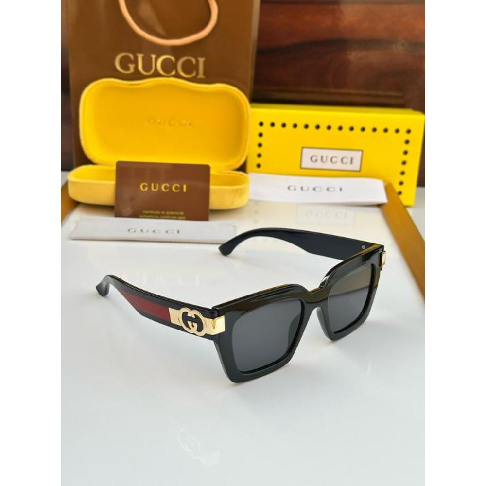 Guchi_black_red_side