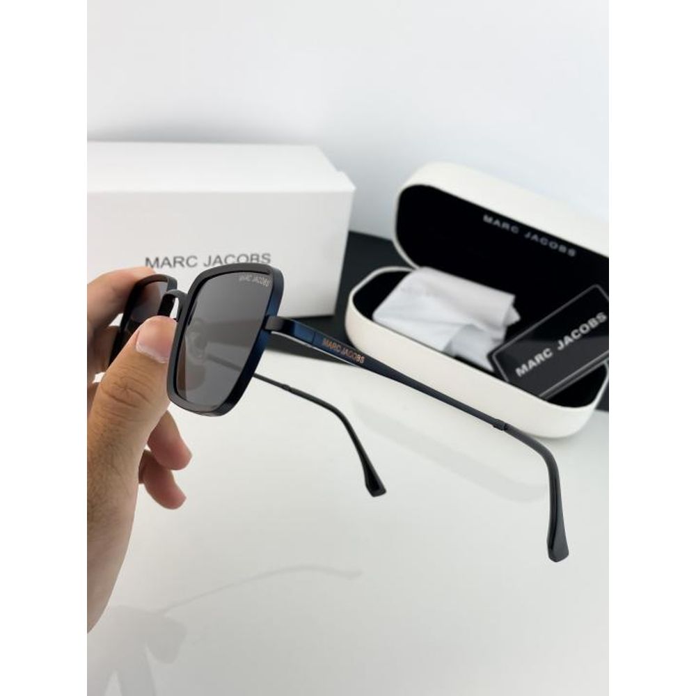MARC JACOBS BLACK 60