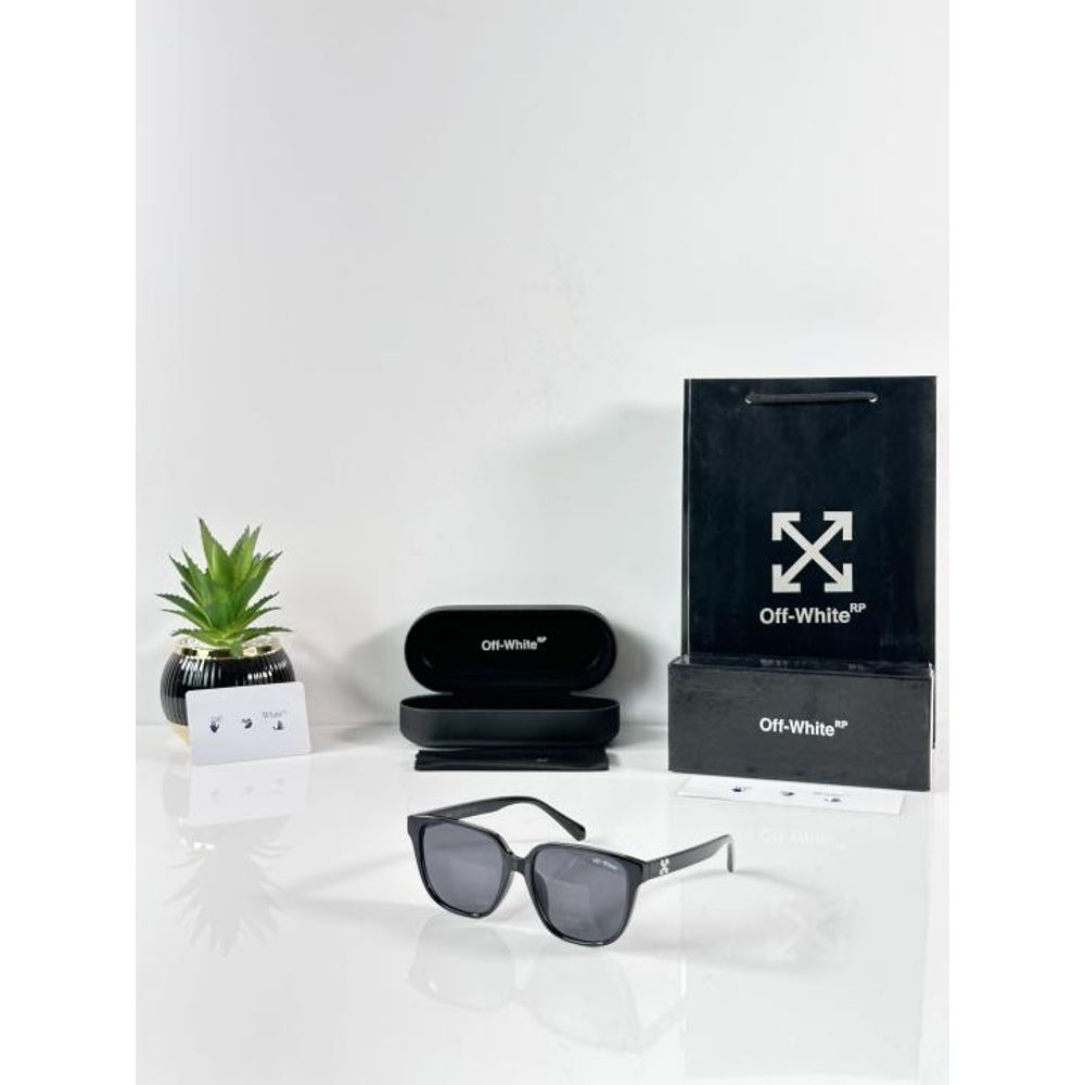 Off whit 2135 Black