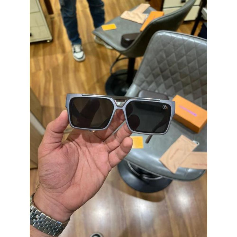 Loui vuitton 1984 matt grey