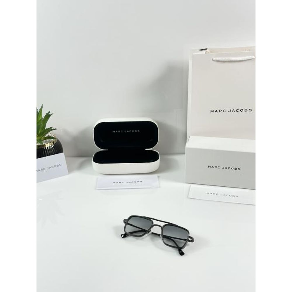Marc Jacobs 504 Gun Green