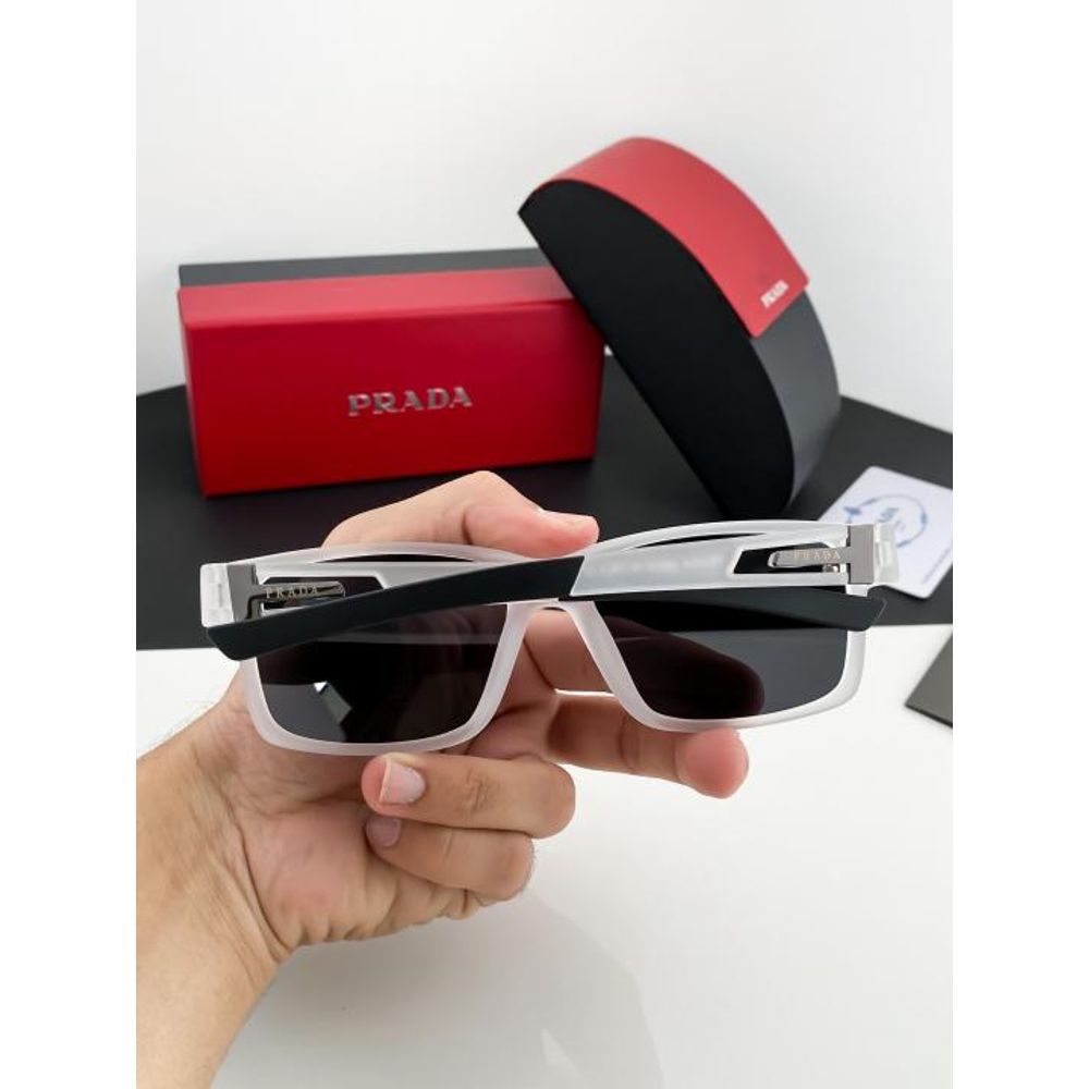 Prad_white_black_9915