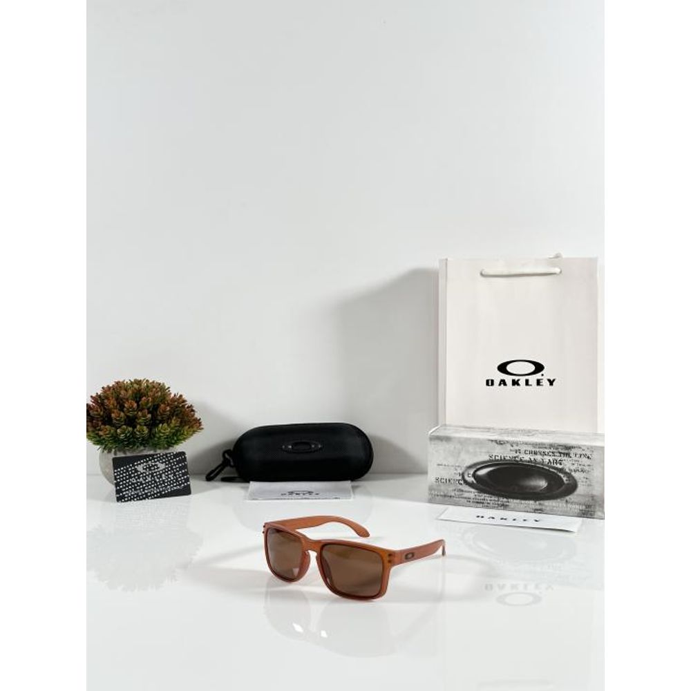 Oakly_9102_Brown