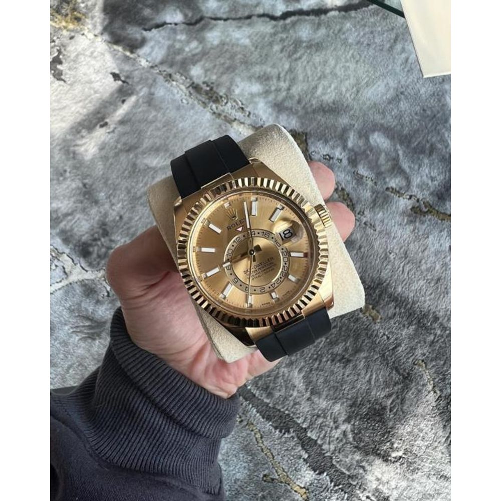 Rolee_x Oyster perpetual Sky Dweller