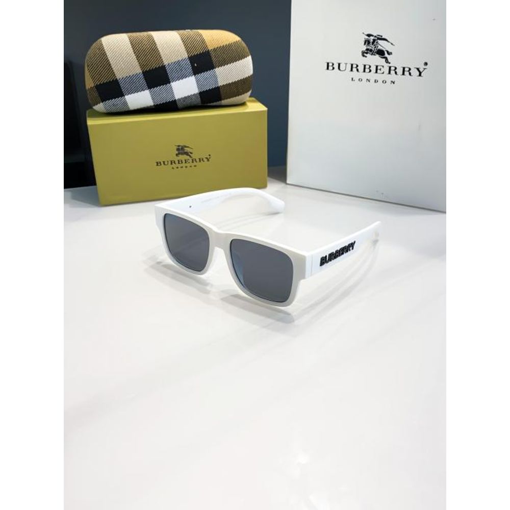 Burberr_white_black_4358-97