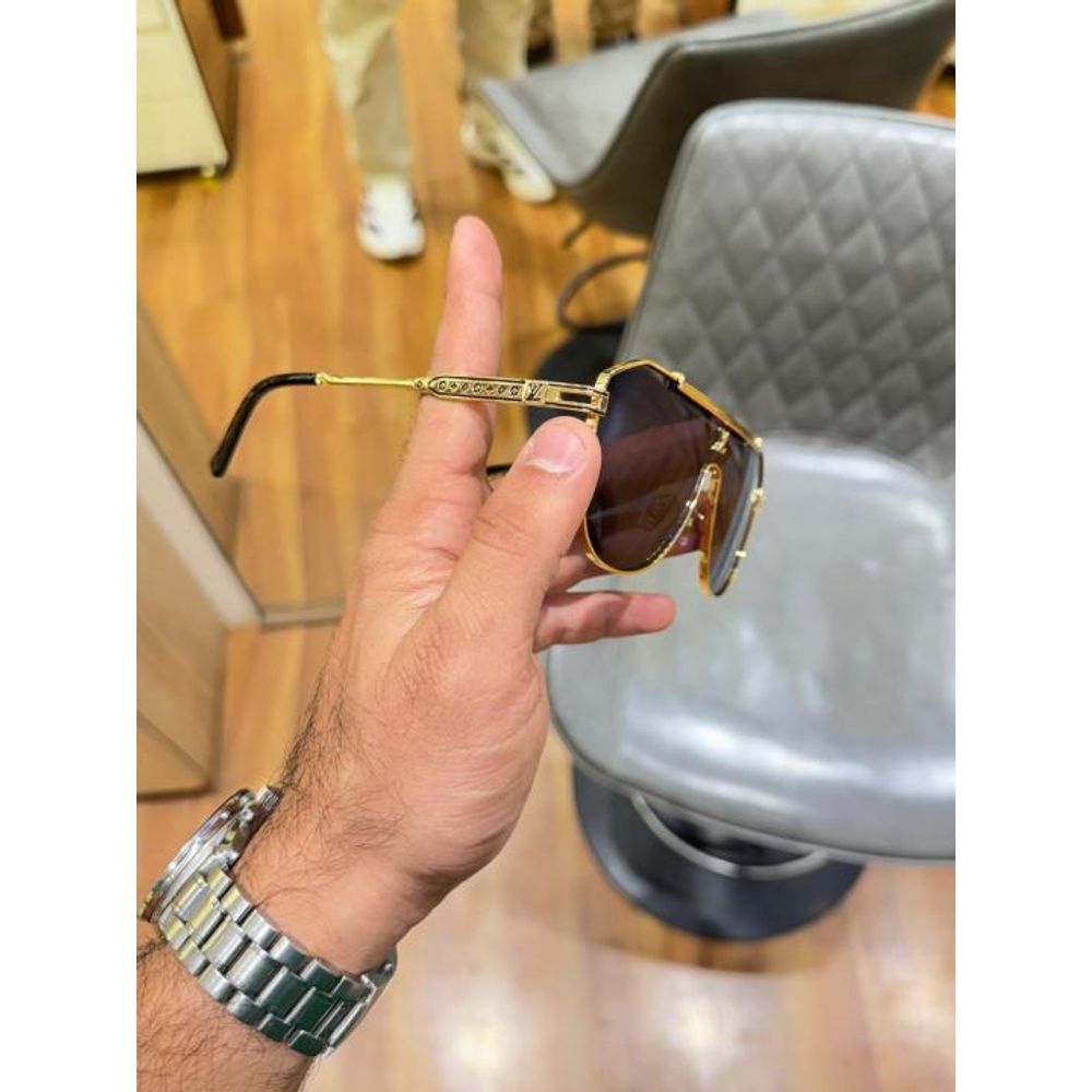 Loui vuitton 22295 gold black