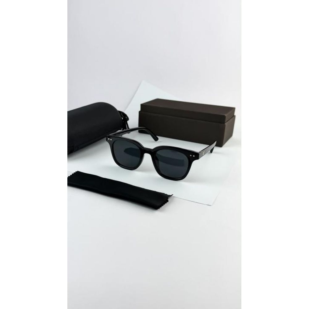 Gentle monster black