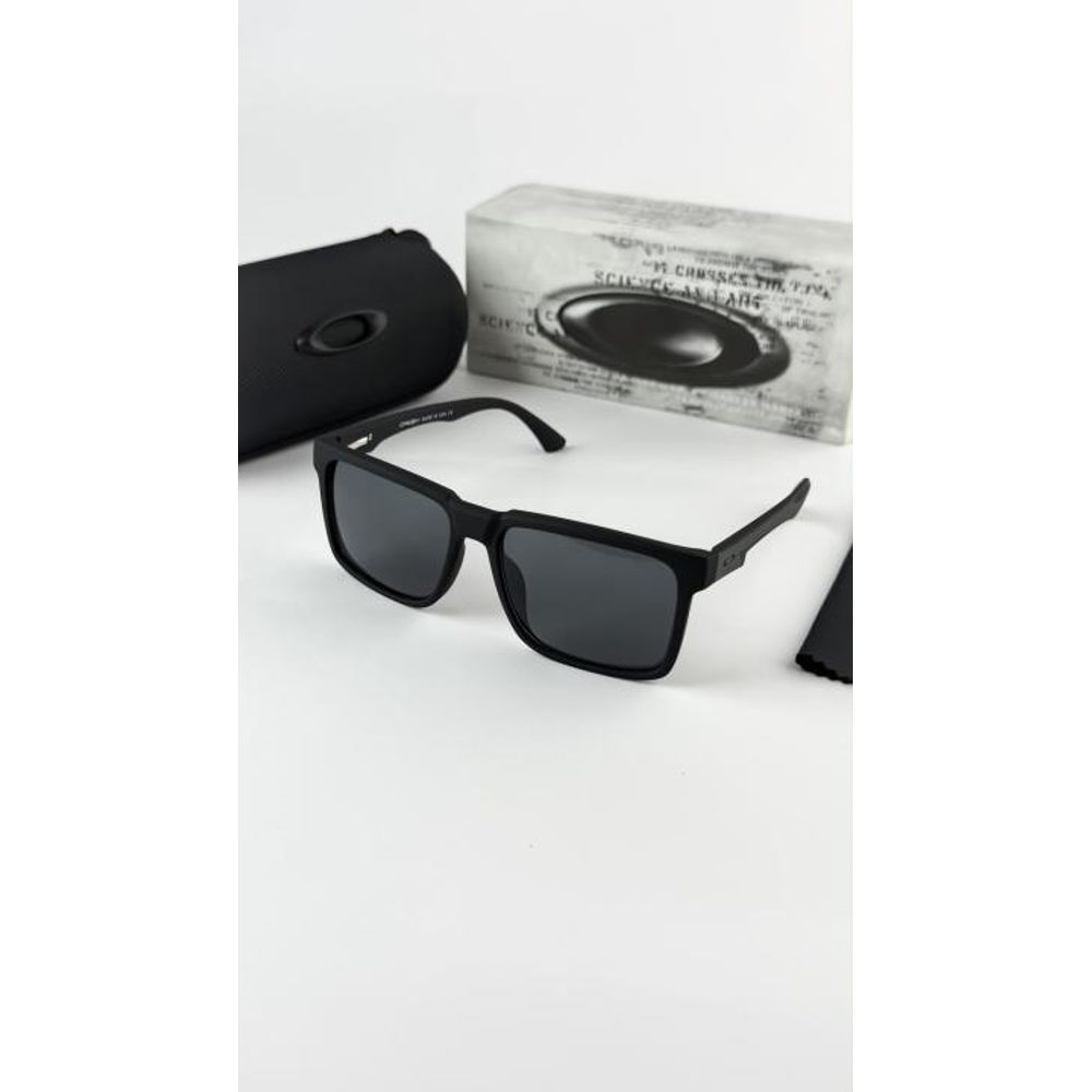 Oakliiey_black_0889-69