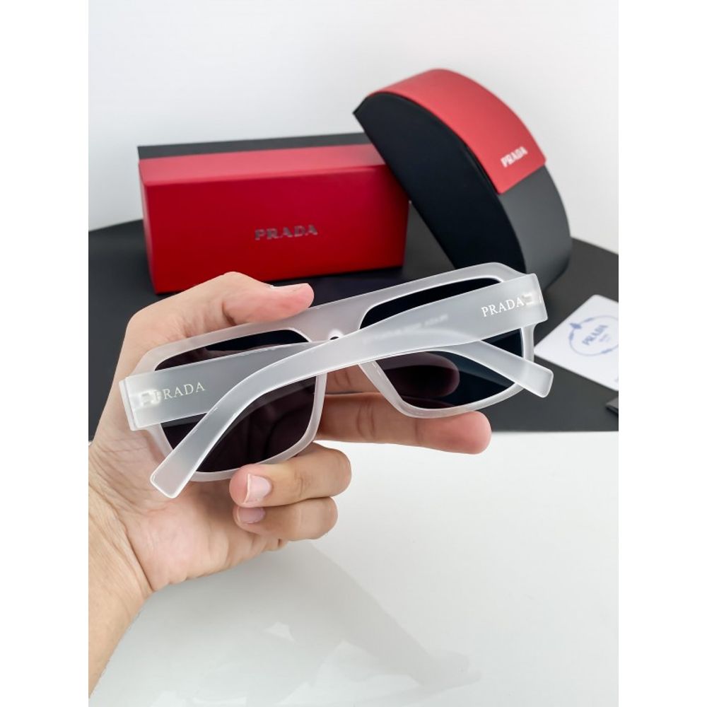 Prad_white_black_22y