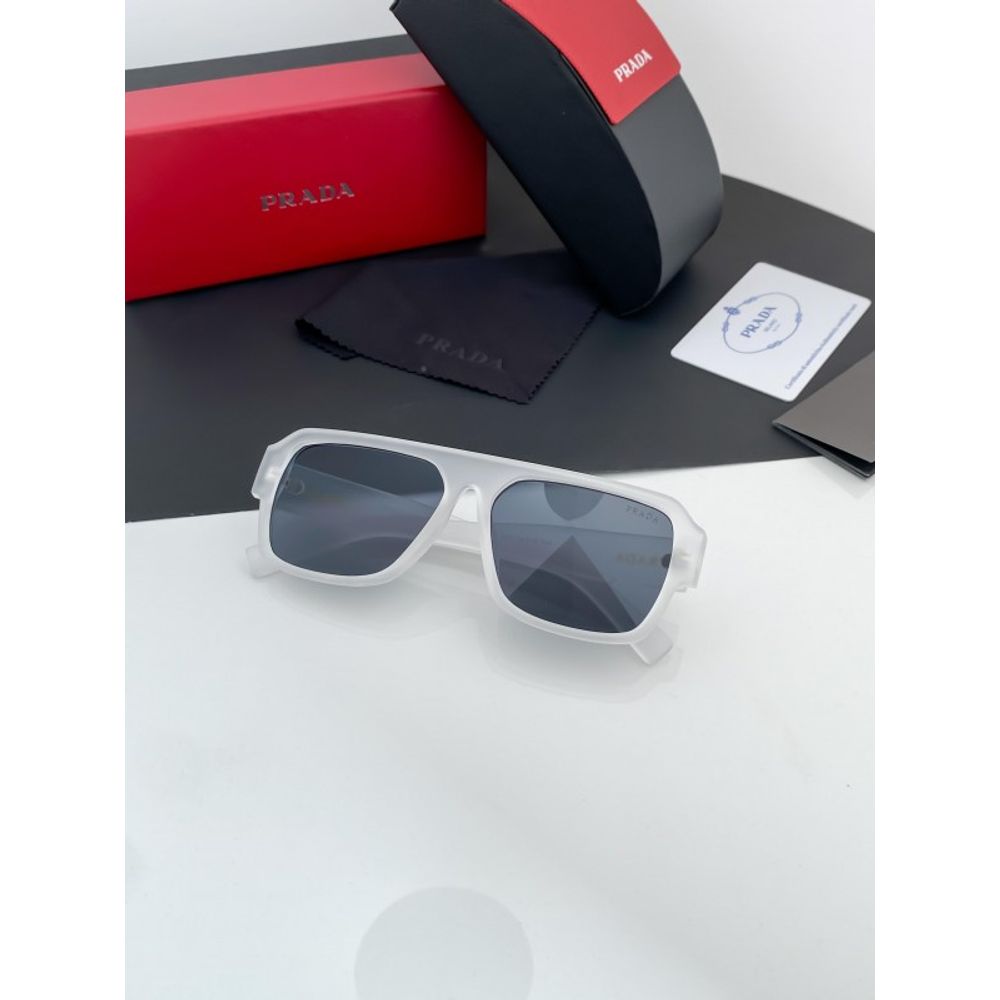 Prad_white_black_22y