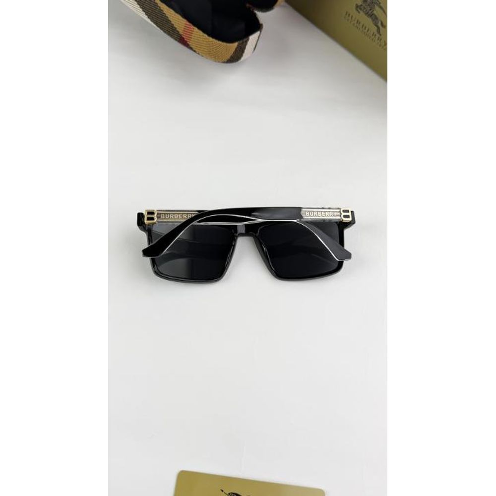 Burberr_black_8233-25