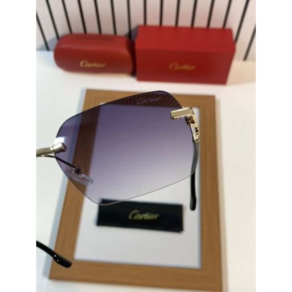 c4r·tIeR_8821 gold black shaded