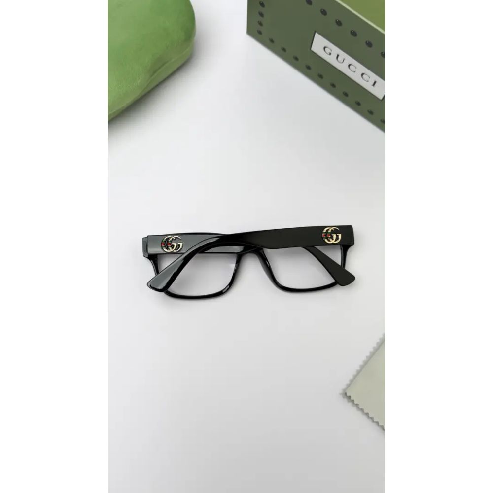 Guchi_black_plano 10