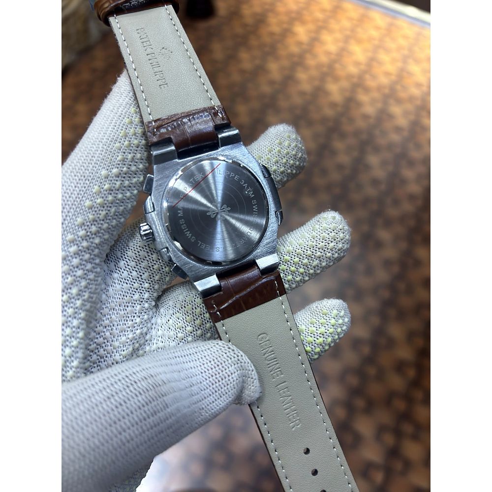 Patek phillpe Nautilus 5712R 001