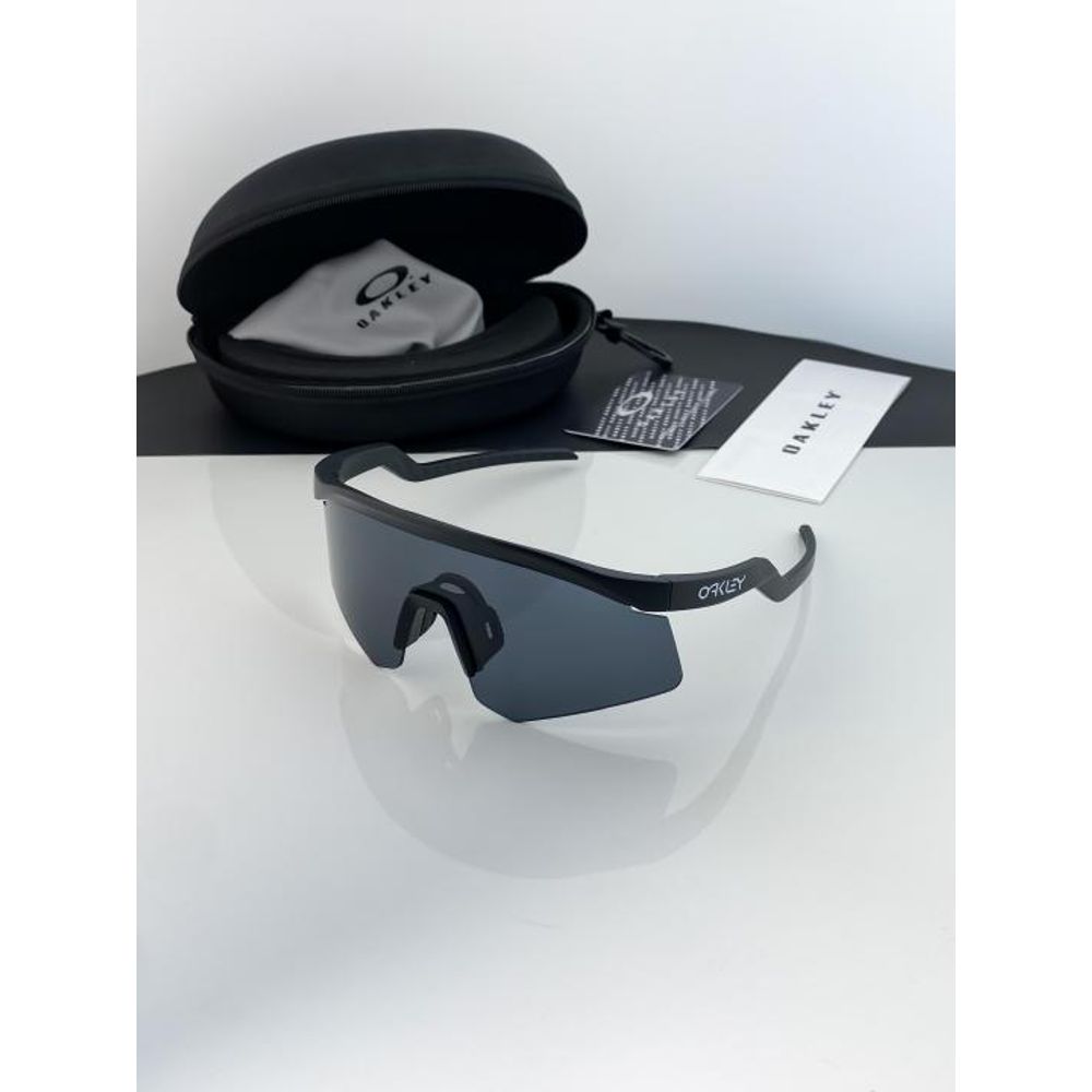 Oakle_black_9229