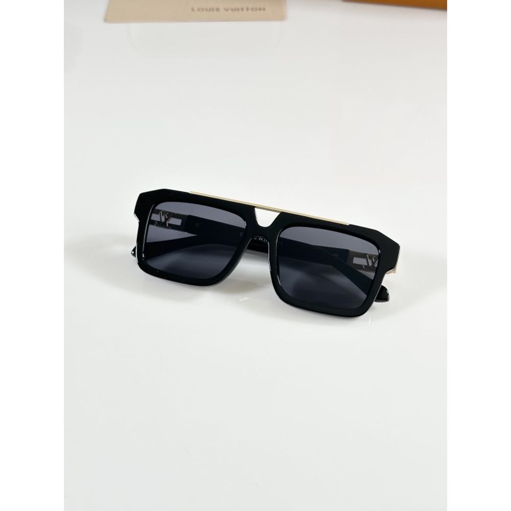 Luis 121 Gold Black