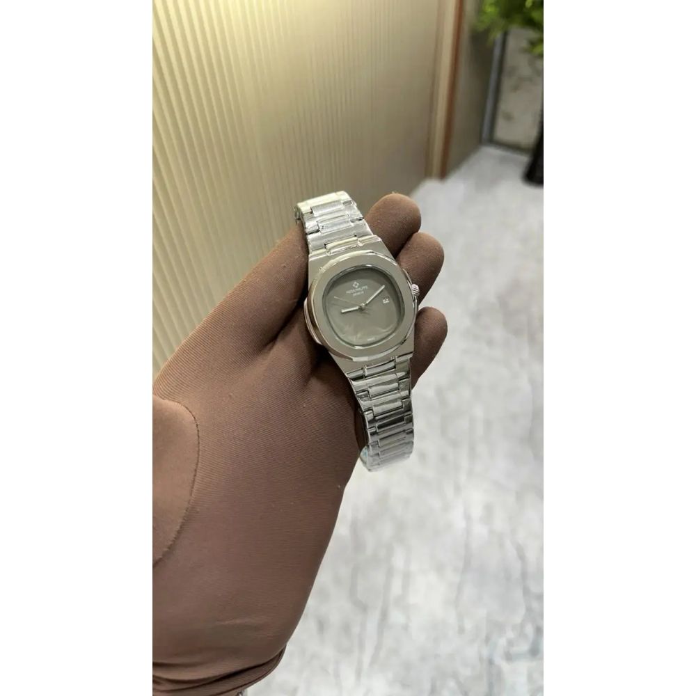 PATEK PHILIPPE  Nautilus
