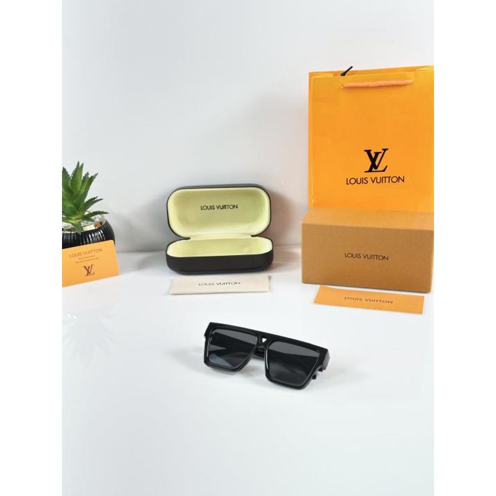 Loui Vuitton 1502 Shine Black