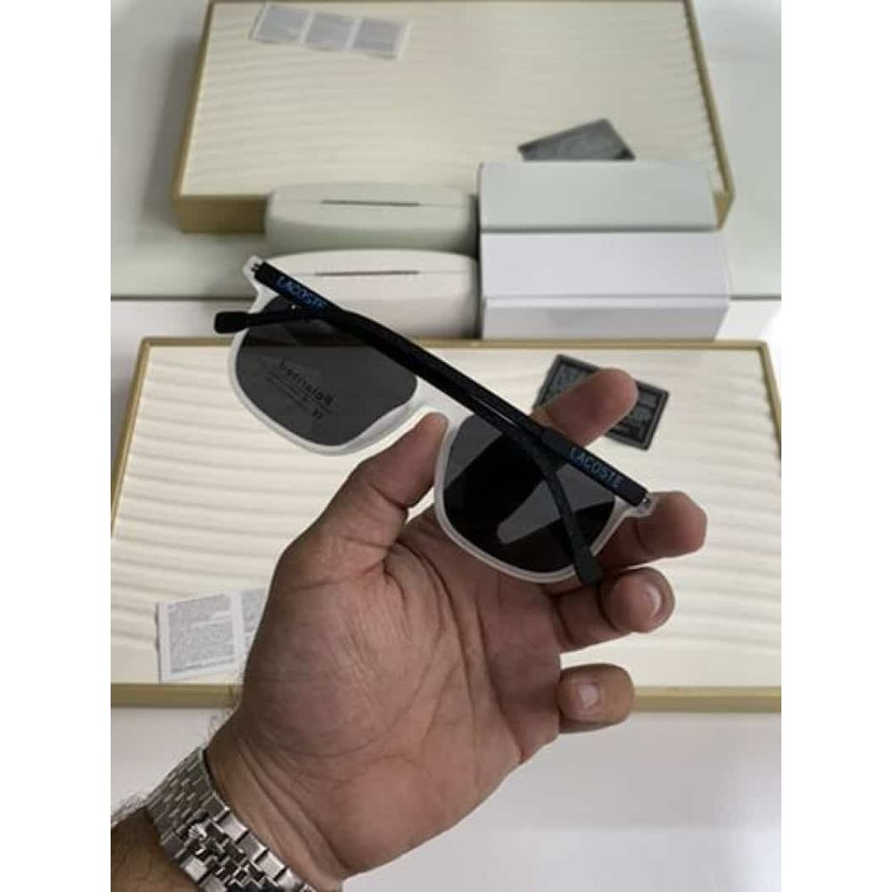 1001 white black