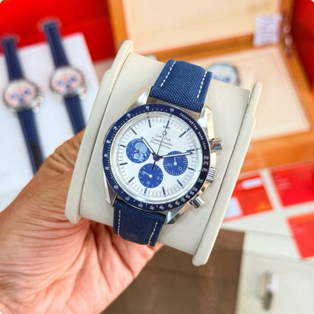 Omegha Speedmaster Moonswach Professional Snoopy