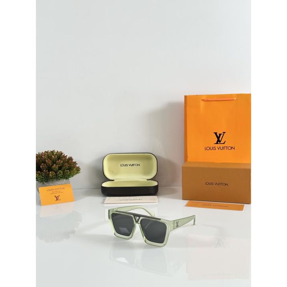 LV 1502 Ice Green Black