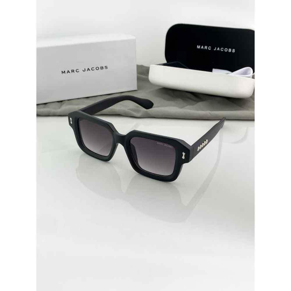 MARC JACOBS BLACK SHADED 37002-101