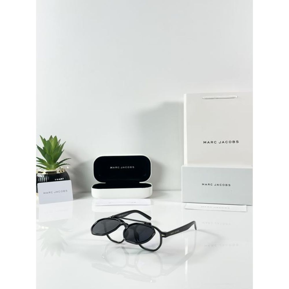 Marc Jacobs 1005 Flip Shine Black